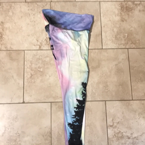 Teeki northern lights hot pant - Picture 3 of 7